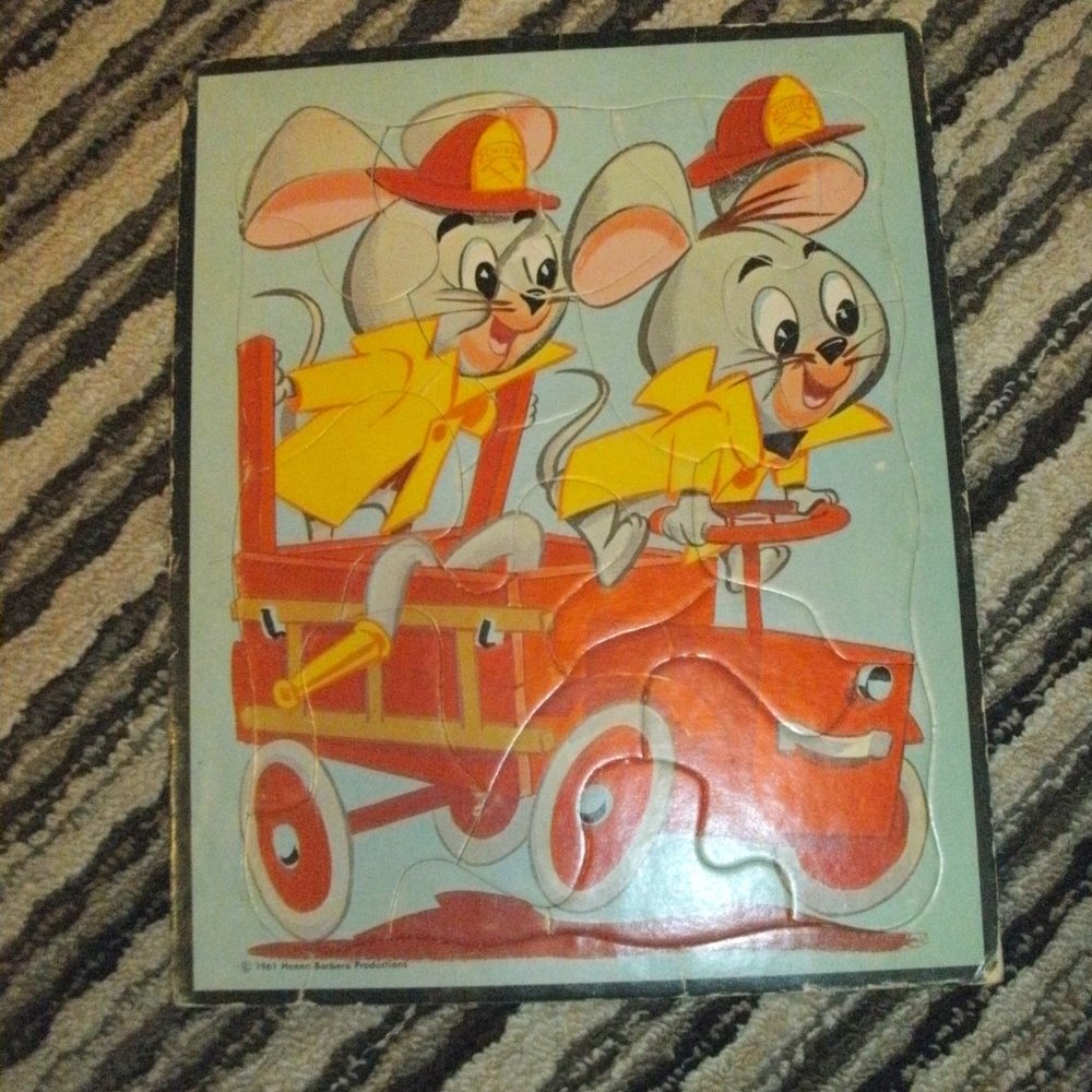 Vintage 1961 Hanna-Barbera Pixie & Dixie Mouse Fireman & Fire Truck Tray Puzzle